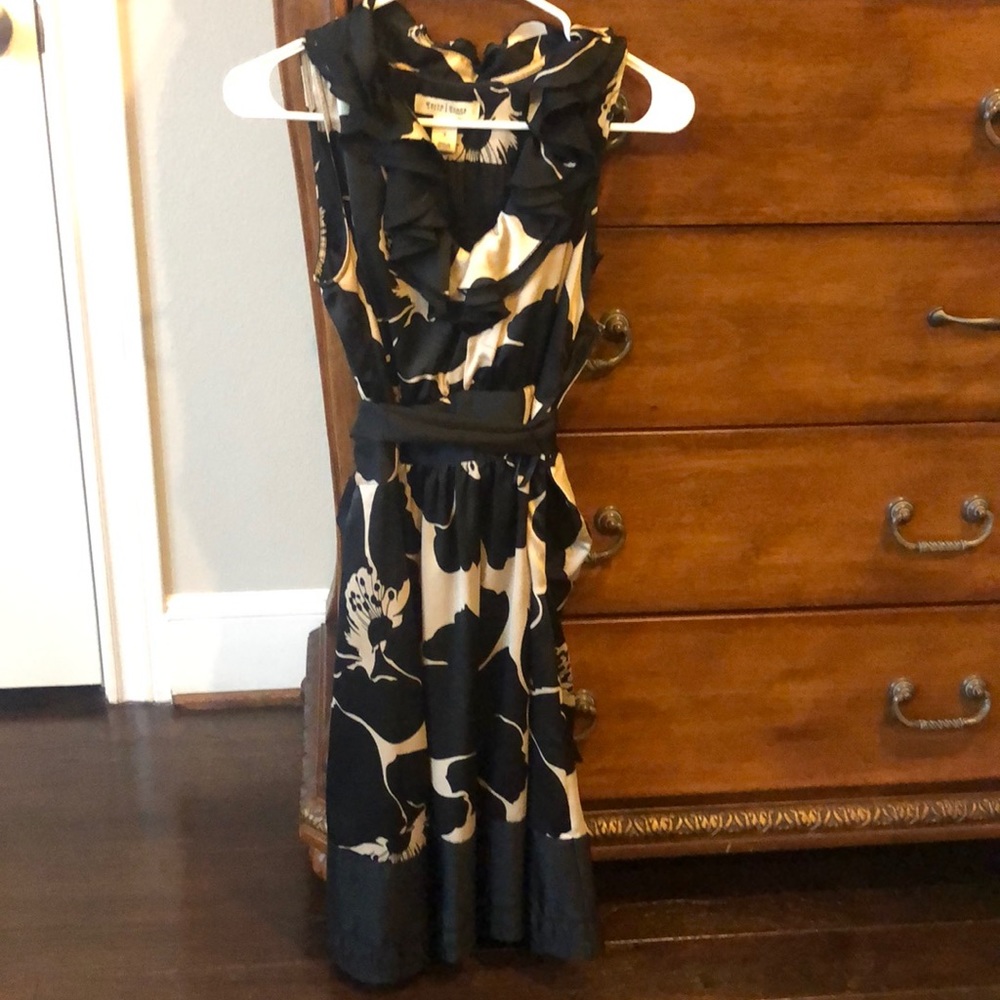 Dress sleeveless